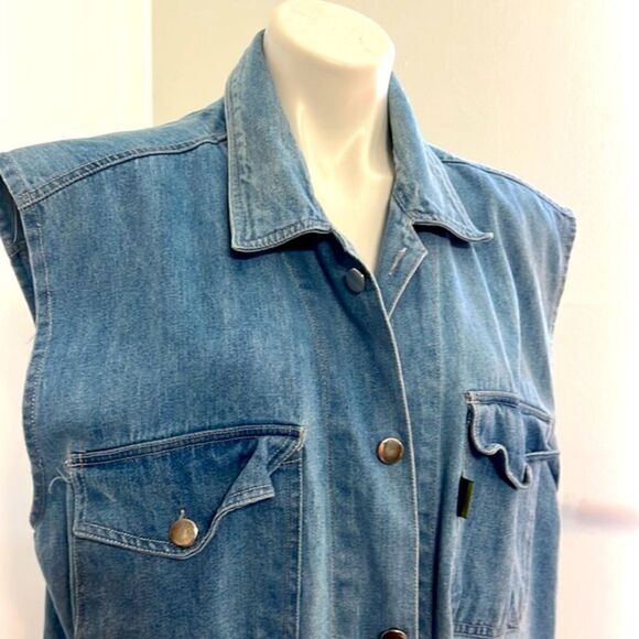 Oversized denim vests - Picture 3 of 10